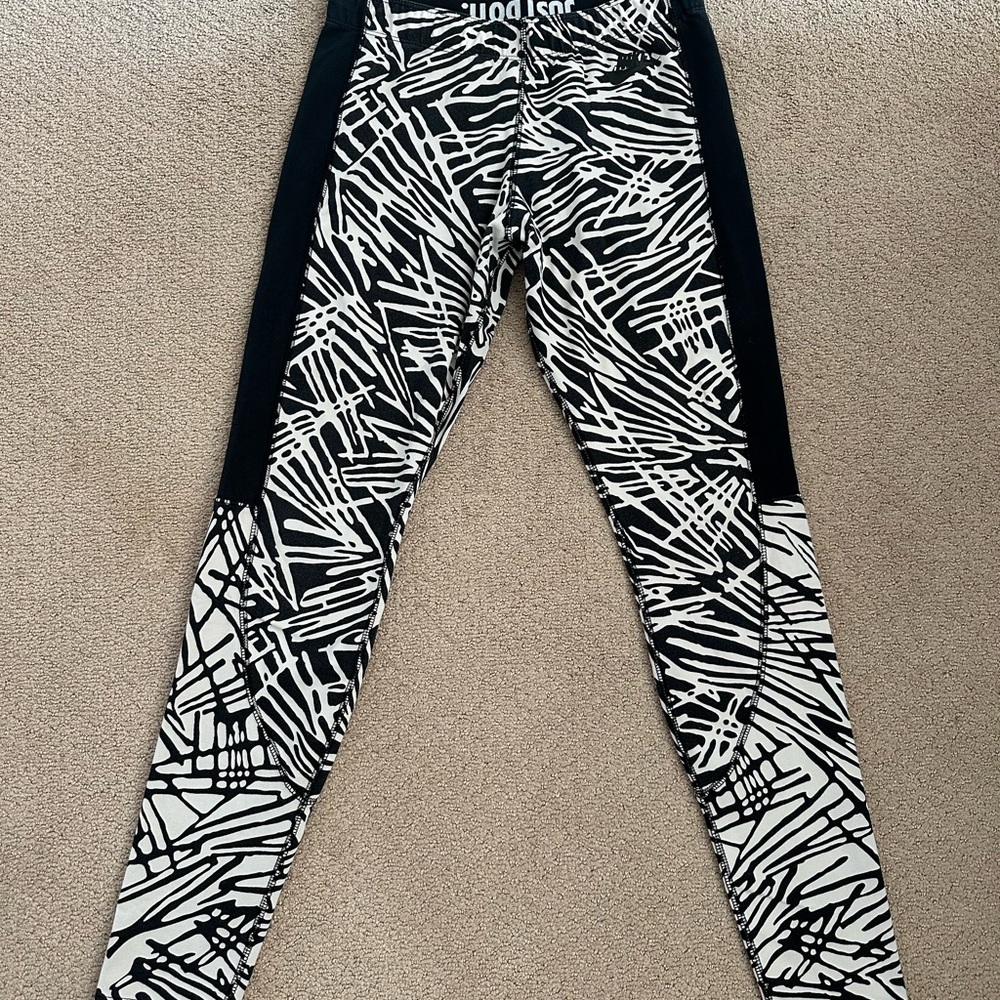 Nike Leggings - Size Medium